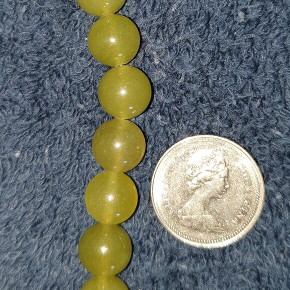 15.25'' Pretty Natural Green Nephrite Jade Beaded Necklace – 8mm Round Beads - Picture 6 of 11